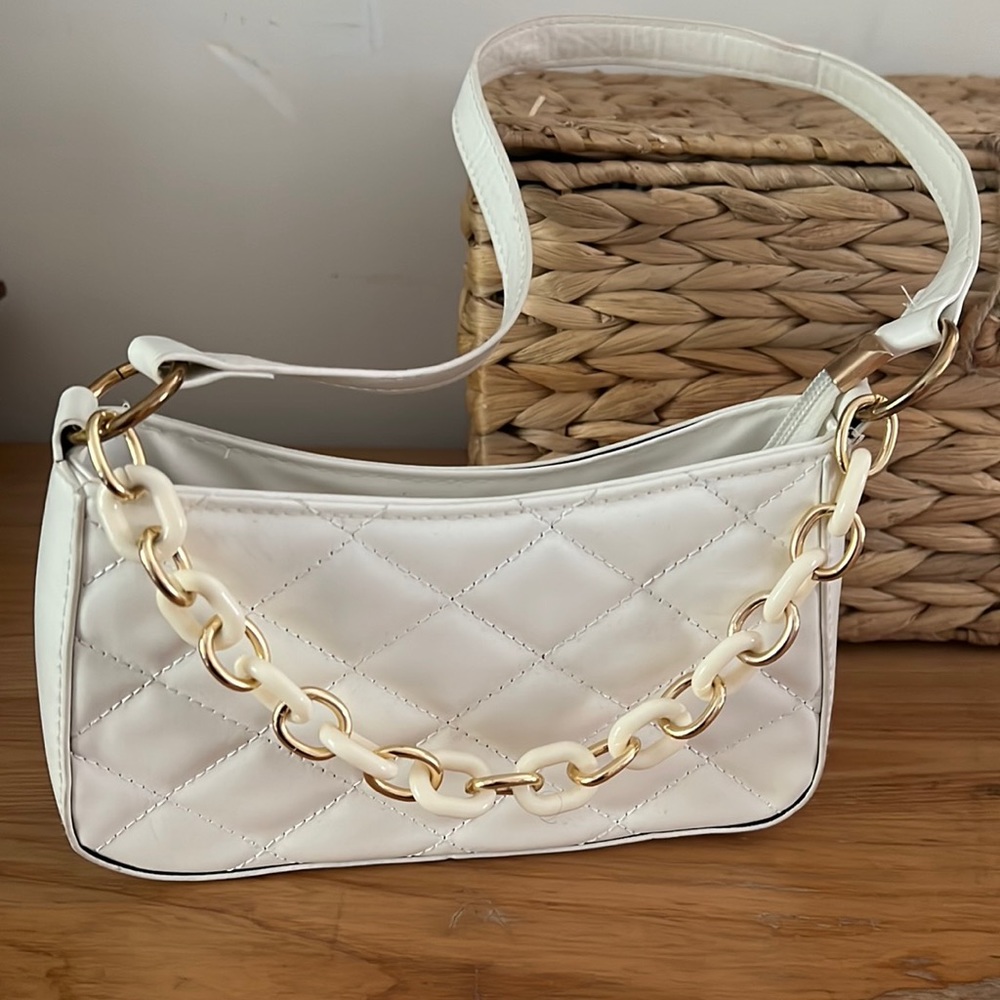 Handbag with Chain